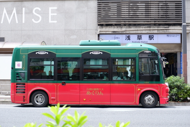 バス